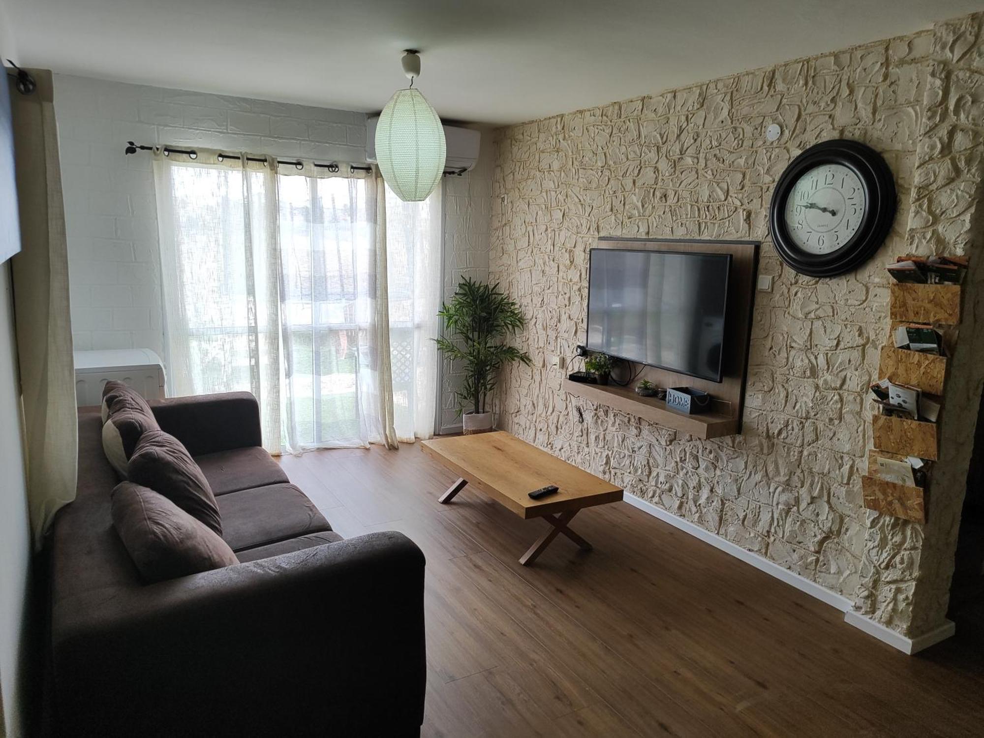Adi Apartment Arad Bagian luar foto