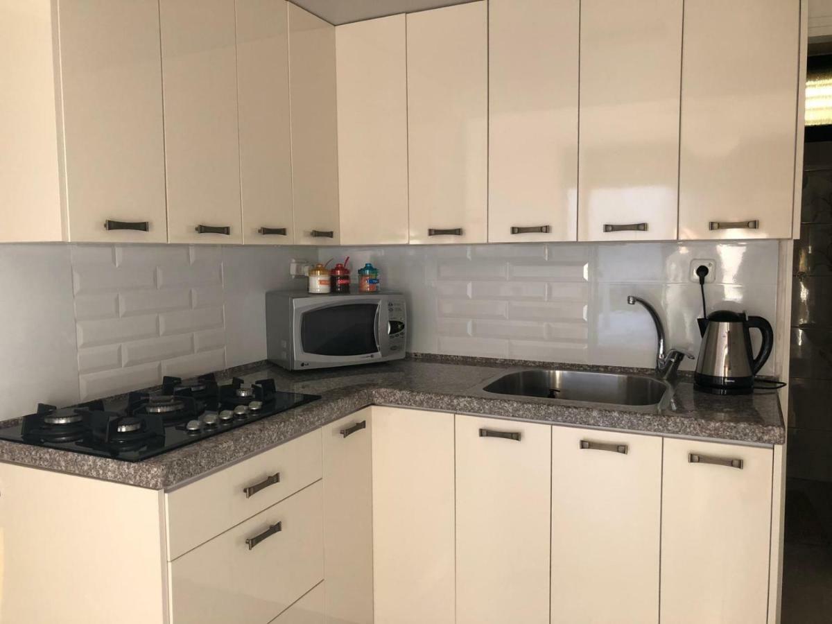Adi Apartment Arad Bagian luar foto